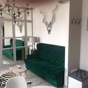 luxury-wola-apartament.warsawhotelspoland.com/
